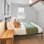 Roslyn House *