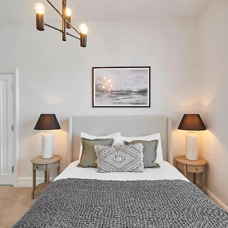 펜션 Roslyn House 페이틀리브리지